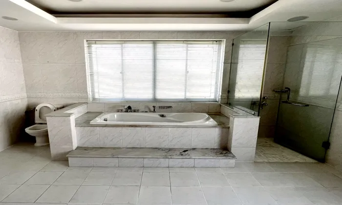 Spacious Villa For Rent in ABC Compound Tran Nao St Binh An Ward HCMC 400sqm 6,000 USD/month