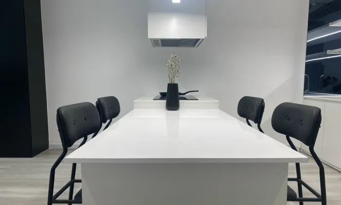 Modern Studio Serviced Apartment in Nguyen Huu Canh St Binh Thanh District HCMC 40sqm 700 USD/month
