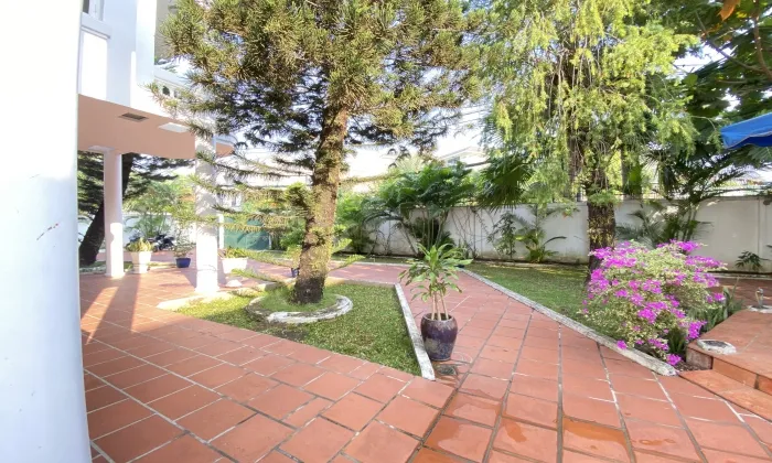 So Beautiful Garden Villa For Rent in Nguyen U Di Street Thao Dien HCMC 500sqm 6,000 USD/month