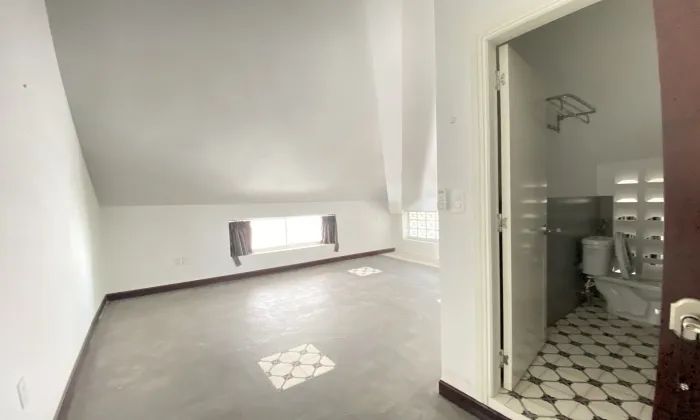 Big Villa For Rent in 188 Nguyen Van Huong Thao Dien Ward HCMC 900sqm 4,000 USD/month