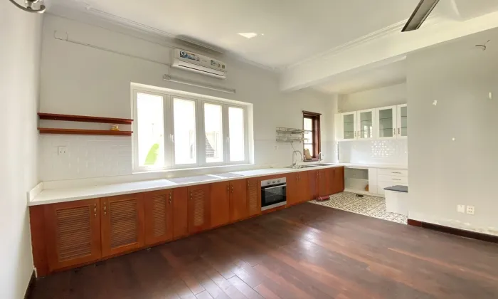 Big Villa For Rent in 188 Nguyen Van Huong Thao Dien Ward HCMC 900sqm 4,000 USD/month