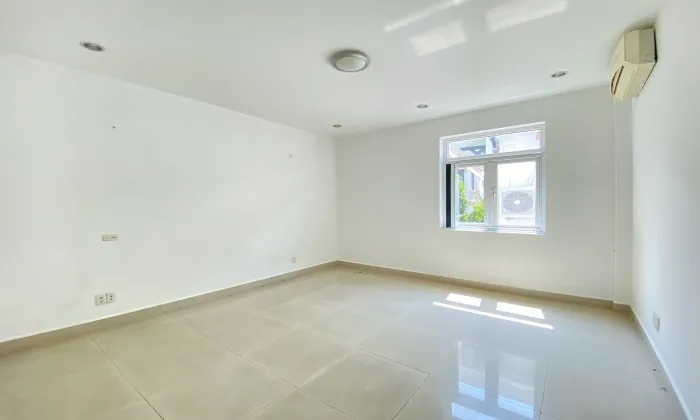 New And Clean Villa For Rent in 216 Nguyen Van Huong Thao Dien Ward HCMC 500sqm 3,000 USD/month