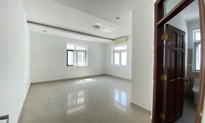 New And Clean Villa For Rent in 216 Nguyen Van Huong Thao Dien Ward HCMC 500sqm 3,000 USD/month