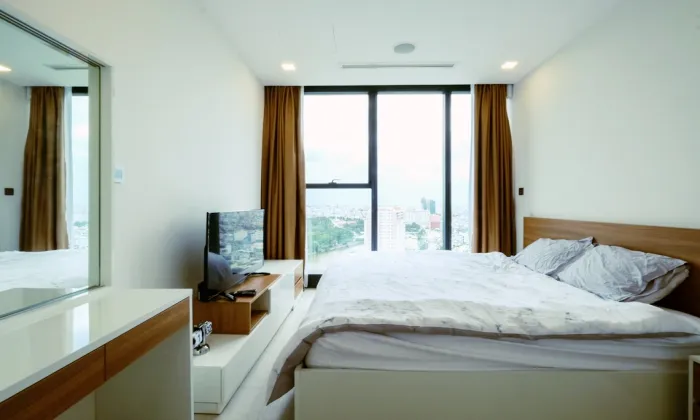 Vinhomes Golden River (Vinhomes Bason) District1 HCMC 81sqm 1,400 USD/month