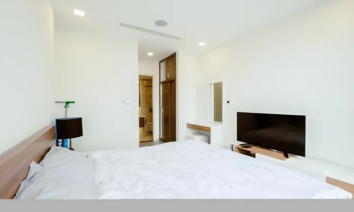 Vinhomes Golden River (Vinhomes Bason) District1 HCMC 81sqm 1,400 USD/month