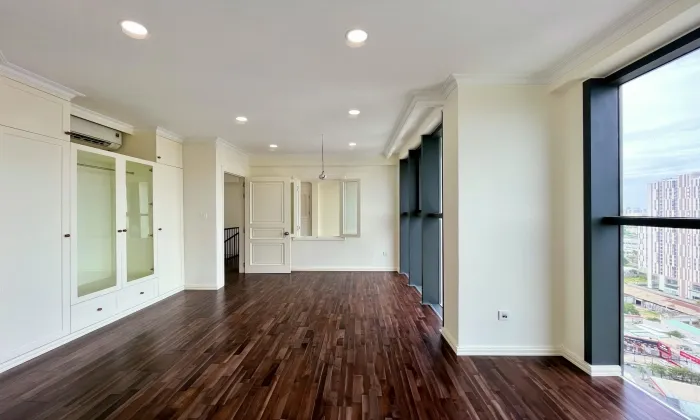 Penthouse D' Lusso Apartment for rent in HCMC 175sqm 1,600 USD/month