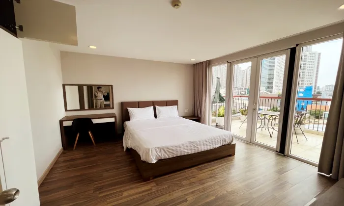 Two Balconies One Bedroom Serviced Apartment For Rent in HCM 65sqm 950 USD/month