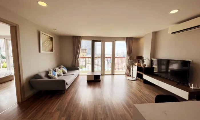 Two Balconies One Bedroom Serviced Apartment For Rent in HCM 65sqm 950 USD/month