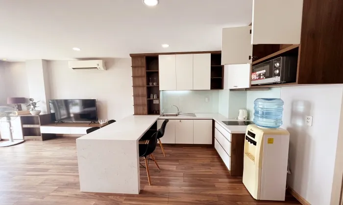 Two Balconies One Bedroom Serviced Apartment For Rent in HCM 65sqm 950 USD/month