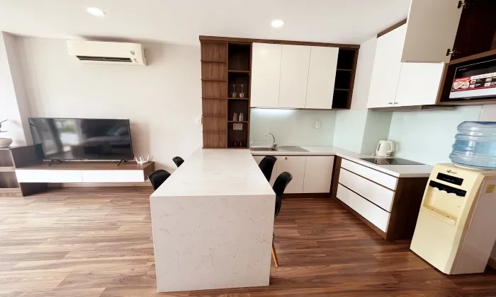 Two Balconies One Bedroom Serviced Apartment For Rent in HCM 65sqm 950 USD/month