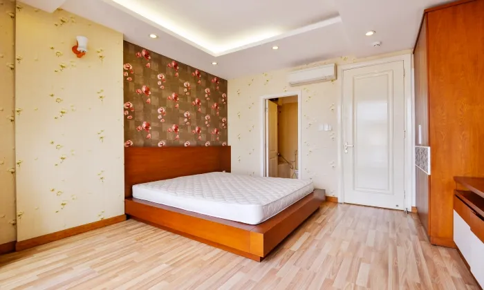 02Beds Apartment Near Ben Thanh Market Ho Chi Minh City 80sqm 800 USD/month