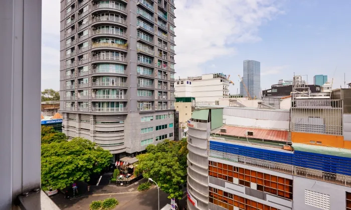 02Beds Apartment Near Ben Thanh Market Ho Chi Minh City 80sqm 800 USD/month