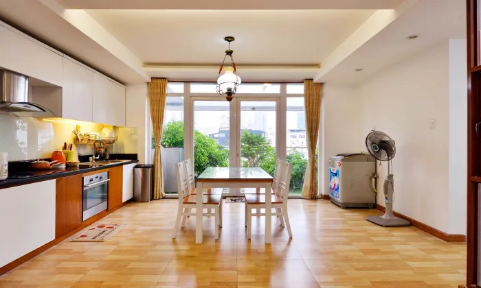 Small Penthouse Apartment for rent in District 1 HCMC 100sqm 1,000 USD/month