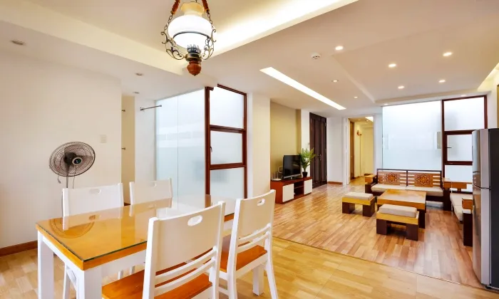 Small Penthouse Apartment for rent in District 1 HCMC 100sqm 1,000 USD/month