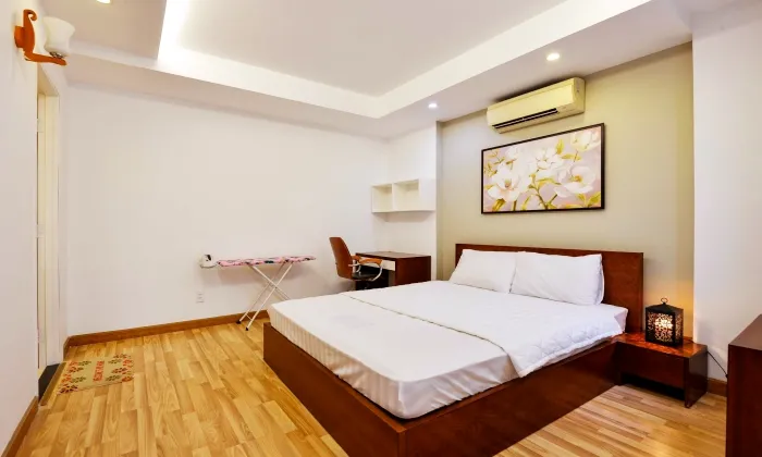 Small Penthouse Apartment for rent in District 1 HCMC 100sqm 1,000 USD/month