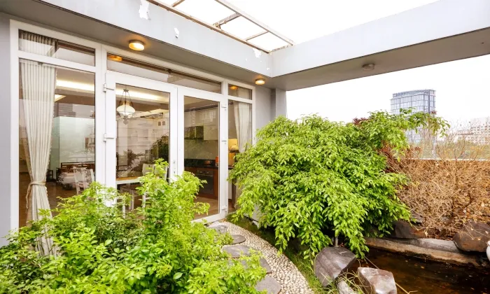 Small Penthouse Apartment for rent in District 1 HCMC 100sqm 1,000 USD/month