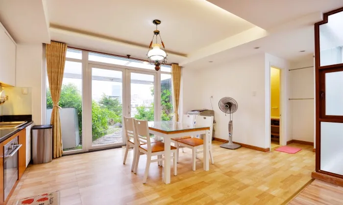 Small Penthouse Apartment for rent in District 1 HCMC 100sqm 1,000 USD/month