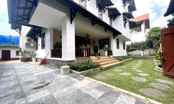 Villa For Rent in Eden Compound Nguyen Van Huong St Thao Dien HCM 600sqm 5,000 USD/month