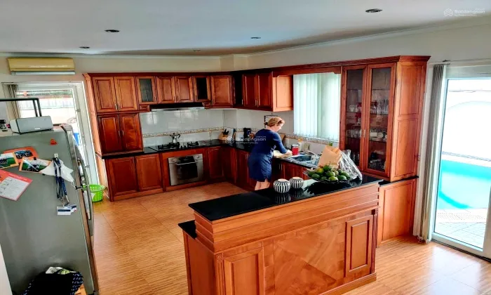 Nice Villa in Small Compound Nguyen Van Huong Thao Dien HCMC 450sqm 3,700 USD/month