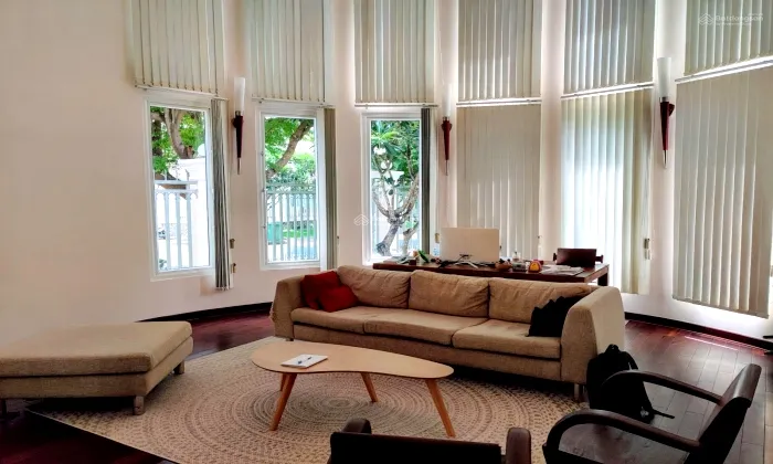 Nice Villa in Small Compound Nguyen Van Huong Thao Dien HCMC 450sqm 3,700 USD/month