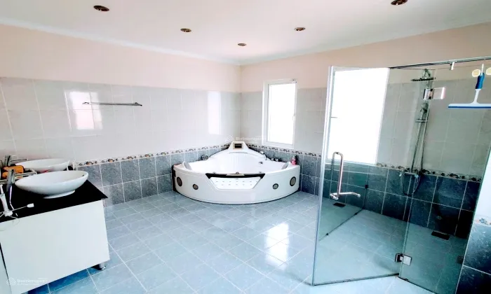 Nice Villa in Small Compound Nguyen Van Huong Thao Dien HCMC 450sqm 3,700 USD/month