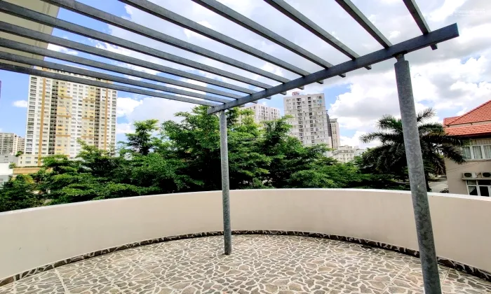 Nice Villa in Small Compound Nguyen Van Huong Thao Dien HCMC 450sqm 3,700 USD/month