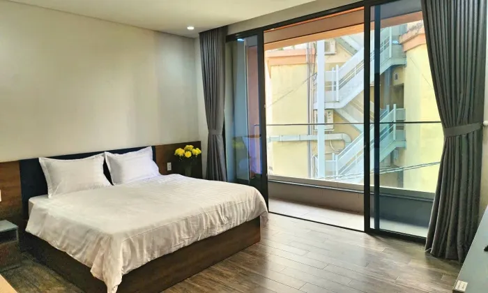Studio Apartment Bathtub For Rent in District 3 HCMC 40sqm 570 USD/month