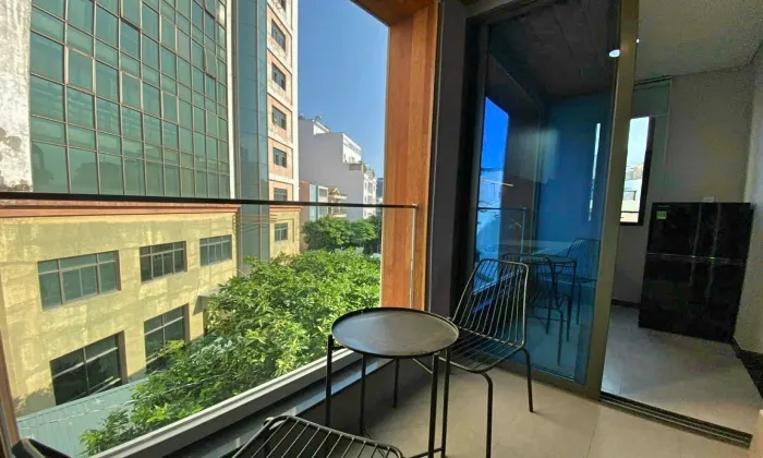Studio Serviced Apartment Balcony For Rent in District 3 HCMC 35sqm 550 USD/month