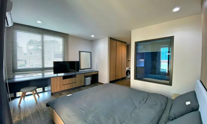 Studio Serviced Apartment Balcony For Rent in District 3 HCMC 35sqm 550 USD/month