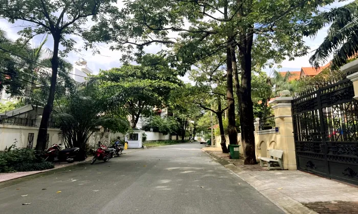 Phu Tuong Compound Villa 215 Nguyen Van Huong Thao Dien Ward HCM