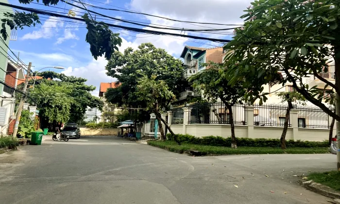 Phu Tuong Compound Villa 215 Nguyen Van Huong Thao Dien Ward HCM