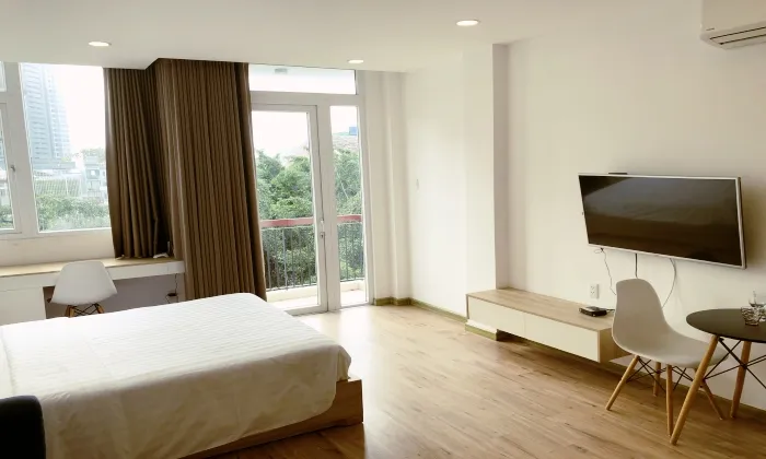 Studio Maple Leaf Serviced apartment for rent in Binh Thanh District HCM 40sqm 600 USD/month