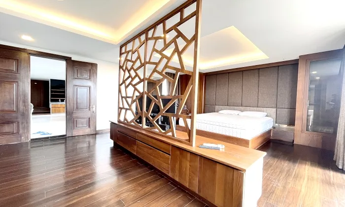 Penthouse 3 Bedrooms Serviced Apartment For Rent in District 3 HCM 220sqm 1,500 USD/month