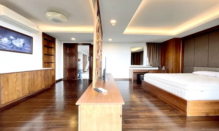 Penthouse 3 Bedrooms Serviced Apartment For Rent in District 3 HCM 220sqm 1,500 USD/month
