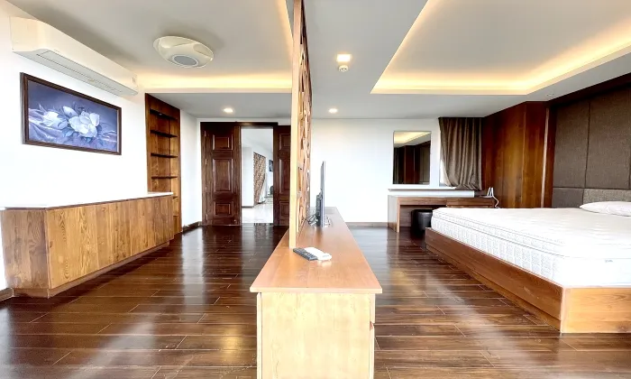 Penthouse 3 Bedrooms Serviced Apartment For Rent in District 3 HCM 220sqm 1,500 USD/month