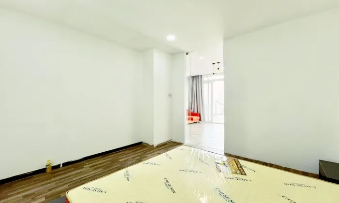 Big Balcony Two Bedroom Serviced Apartment in Phu Nhuan District HCMC 70sqm 700 USD/month