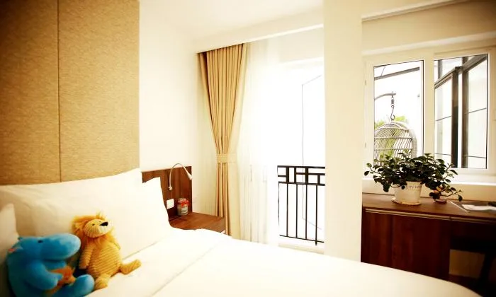 Modern Two Bedroom Serviced Apartment in Phu Nhuan District HCM 80sqm 1,250 USD/month