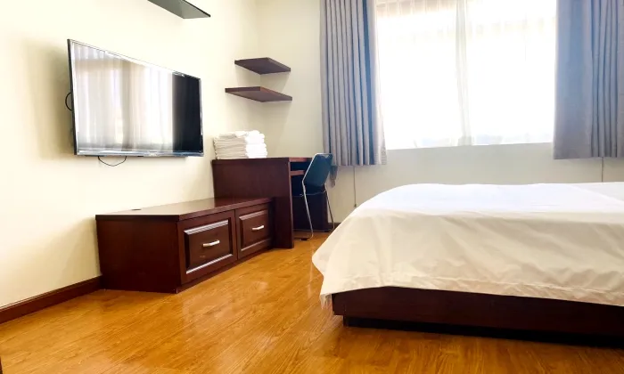 Apartment For Rent In Quiet Location Phu Nhuan District HCMC 80sqm 800 USD/month
