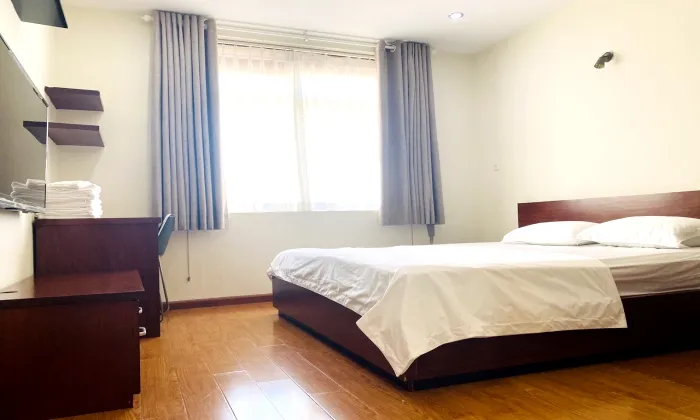 Apartment For Rent In Quiet Location Phu Nhuan District HCMC 80sqm 800 USD/month