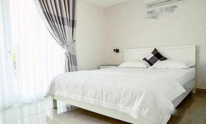 Penthouse Violet Serviced Apartment  in Phu Nhuan District HCM City 200sqm 1,200 USD/month