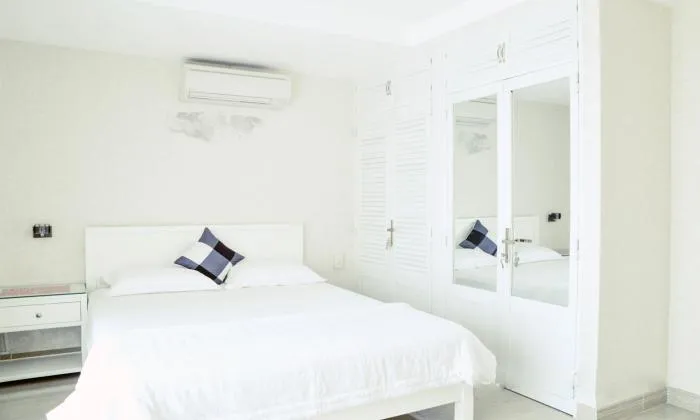 Penthouse Violet Serviced Apartment  in Phu Nhuan District HCM City 200sqm 1,200 USD/month