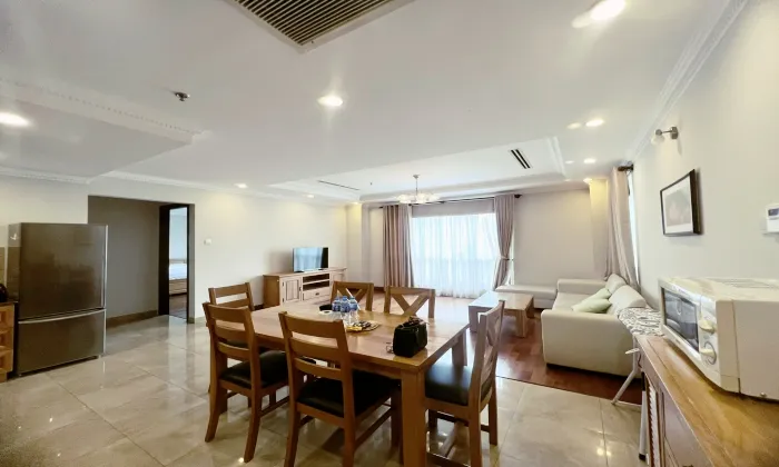 Spacious 2 Bedroom Serviced Apartment in Phu Nhuan District 95sqm 1,000 USD/month