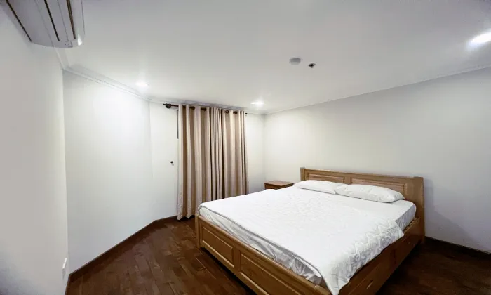 Spacious 2 Bedroom Serviced Apartment in Phu Nhuan District 95sqm 1,000 USD/month
