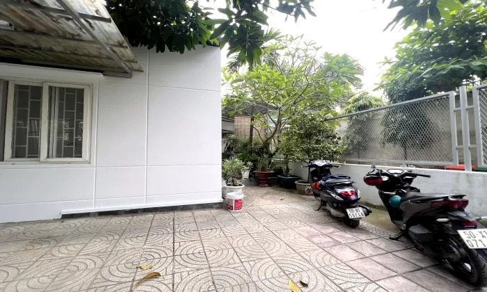 Garden Two Bedroom House For Rent in Thao Dien HCM 200sqm 1,000 USD/month