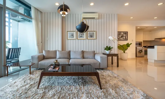 Sailing Tower Apartment For Rent