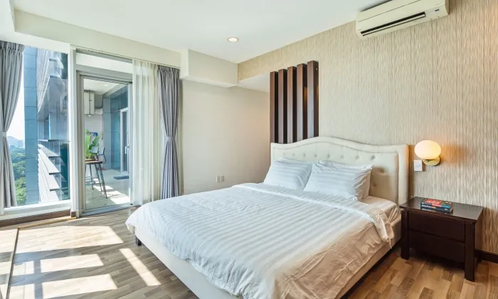 Sailing Tower Apartment For Rent