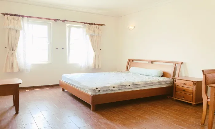 Four Bedroom Vernonica Serviced Apartment in Thao Dien HCMC 200sqm 1,100 USD/month