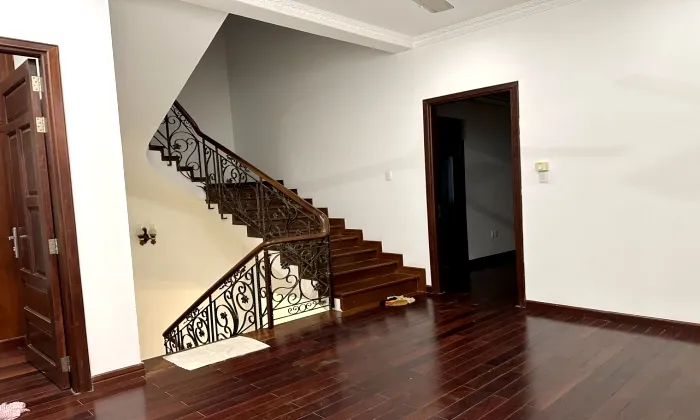 Good Conditions Villa For Rent 216 Nguyen Van Huong Thao Dien HCM 500sqm 2,500 USD/month