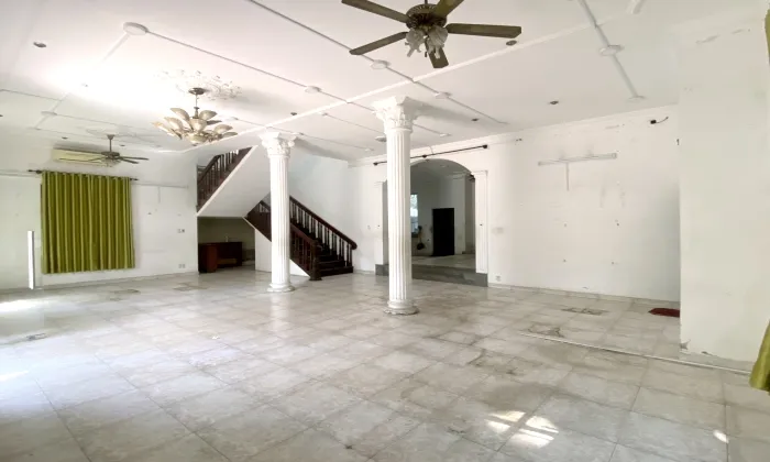 Big Villa For Rent in Dang Huu Pho Street Thao Dien HCMC 700sqm 5,500 USD/month