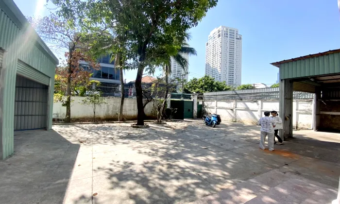 Big Villa For Rent in Dang Huu Pho Street Thao Dien HCMC 700sqm 5,500 USD/month